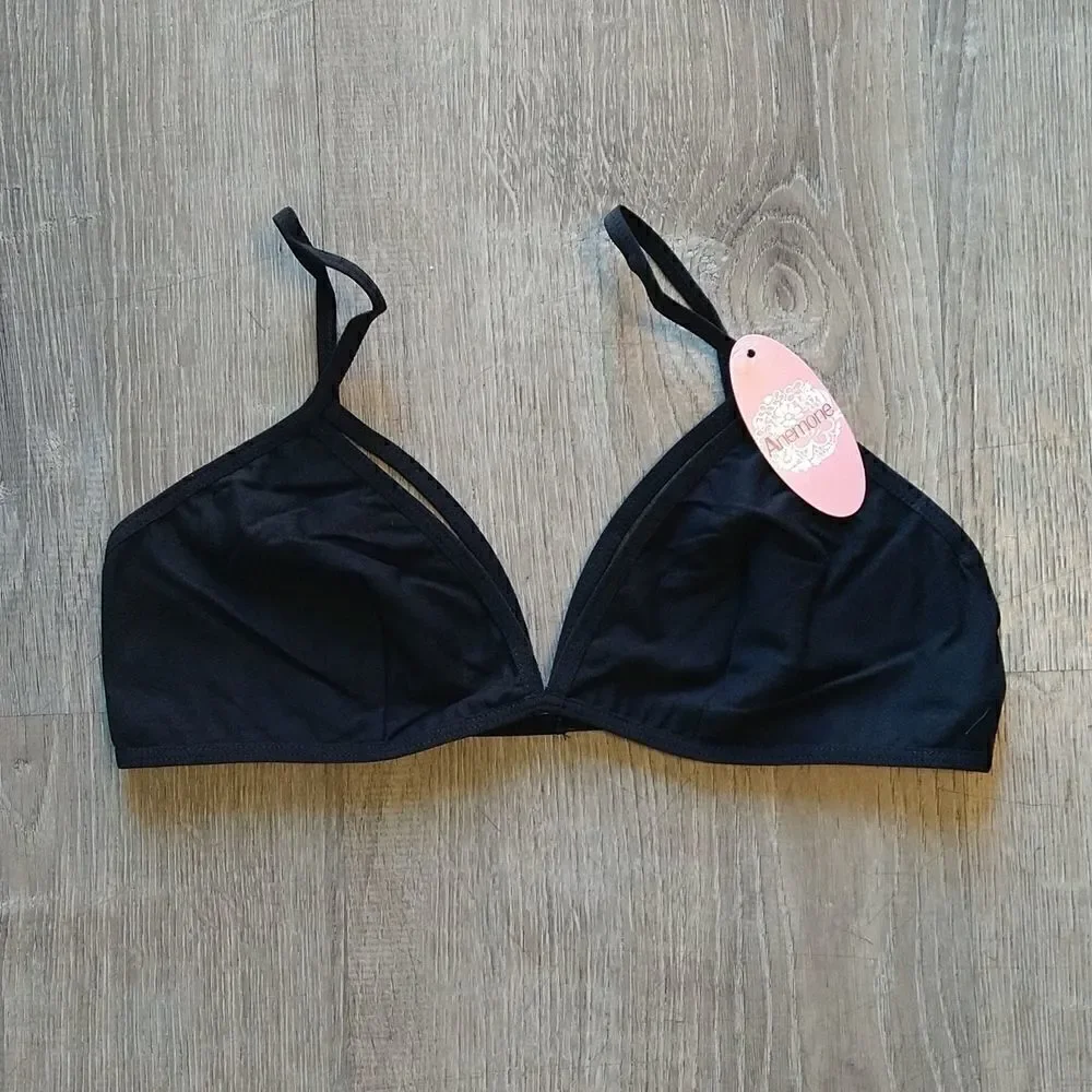 Peek-a-boo Bralette Black